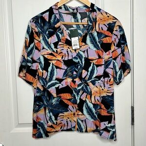 TROPICAL BUTTON UP